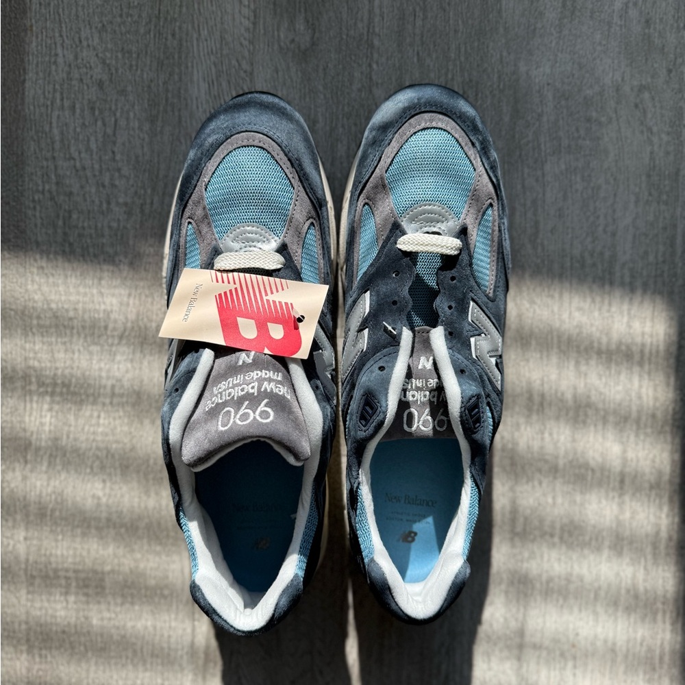 New Balance 990 Men's Sneakers in Blue and Gray - Picture 2 of 3